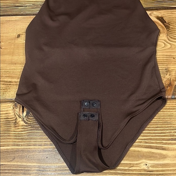 Zara Dark Brown Fitted Sleeveless Seamless Bodysuit - size Small - Picture 4 of 4